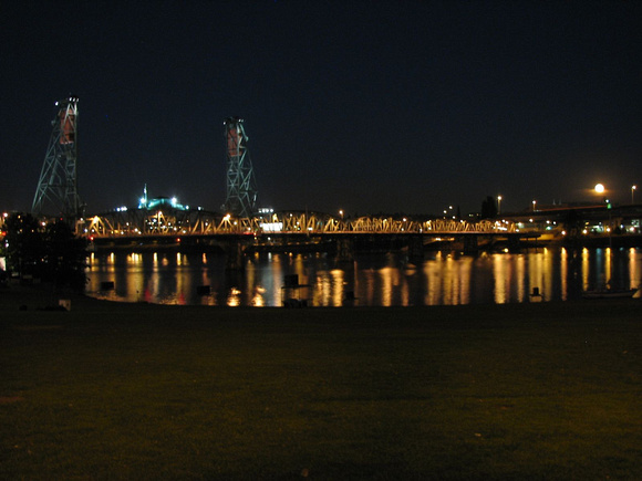 Hawthorne Bridge at night
