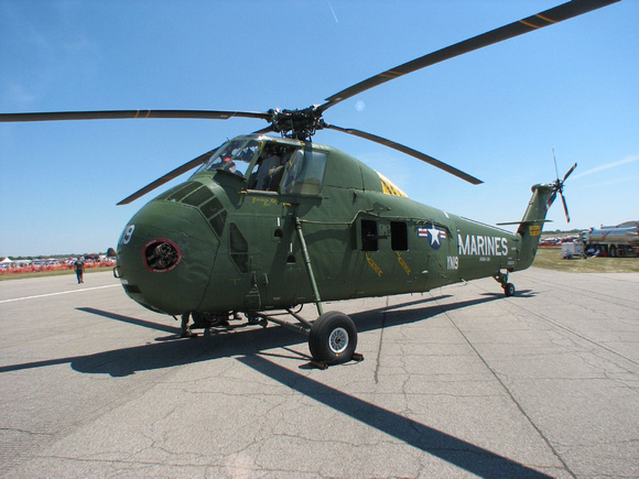 UH-34 at Thunder over Michigan 07