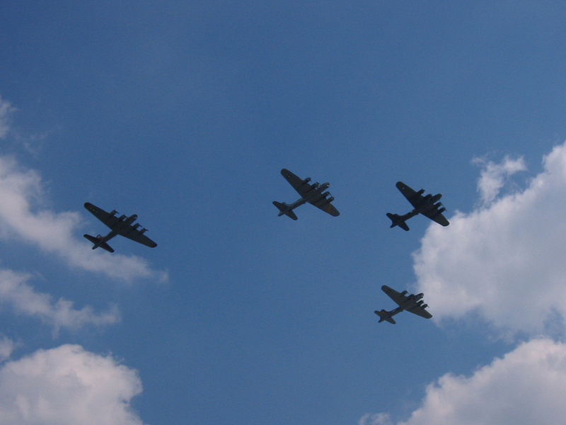 Robert Shafer | B-17 | B-17s In Formation